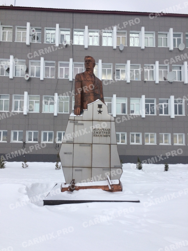 памятник Дмитрию Коротчаеву
